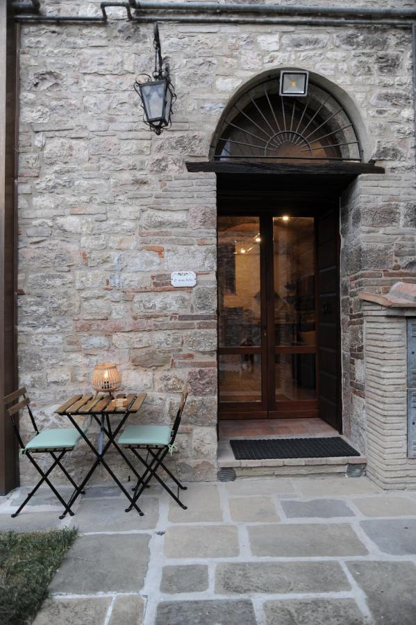 O Rosa Bella Appartamento Via Savelli Della Porta 24 Gubbio Exterior photo