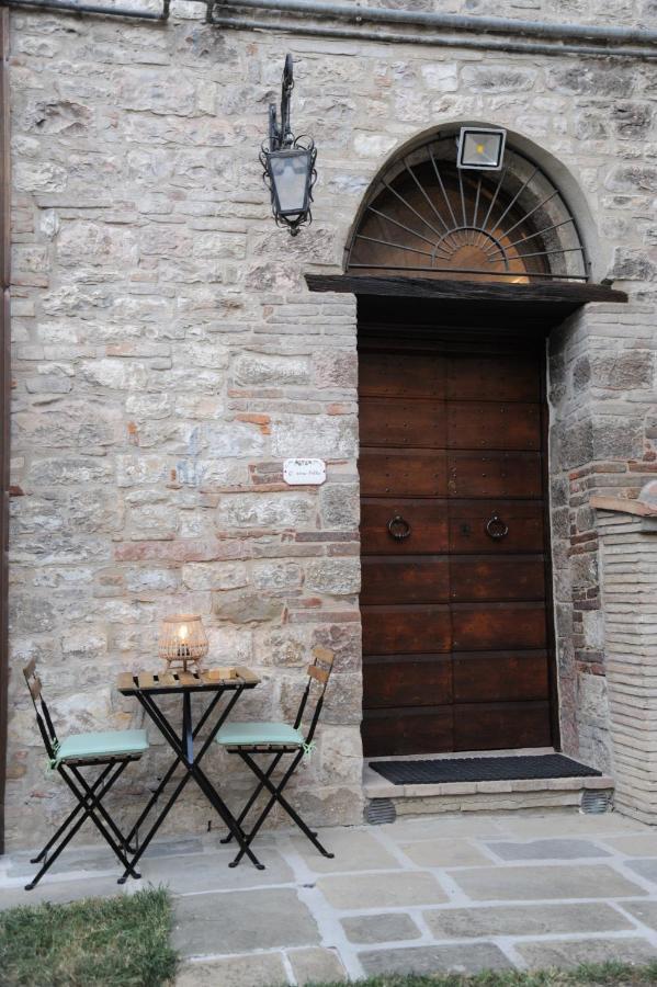 O Rosa Bella Appartamento Via Savelli Della Porta 24 Gubbio Exterior photo