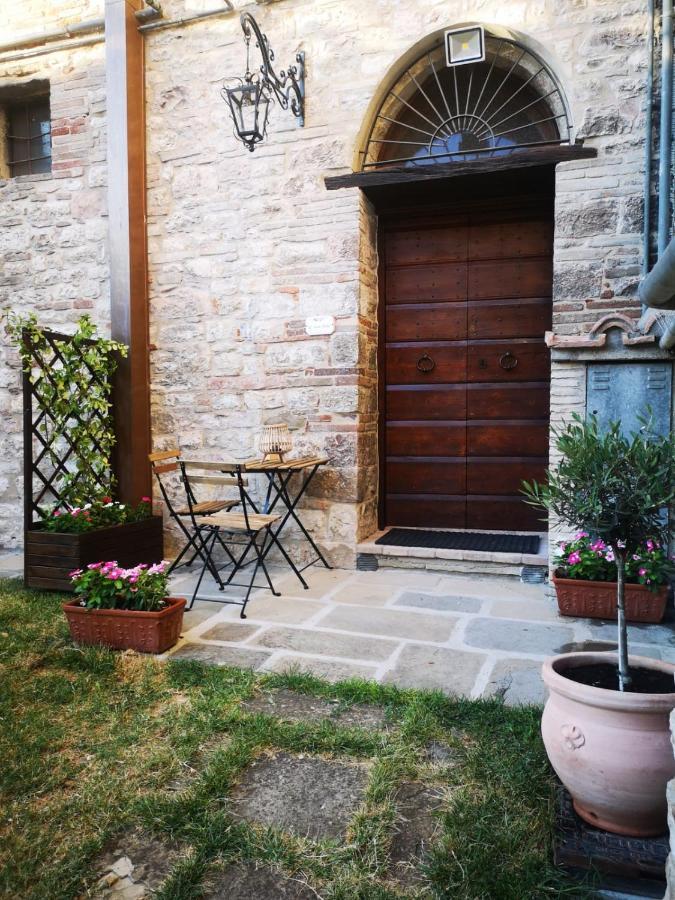 O Rosa Bella Appartamento Via Savelli Della Porta 24 Gubbio Exterior photo