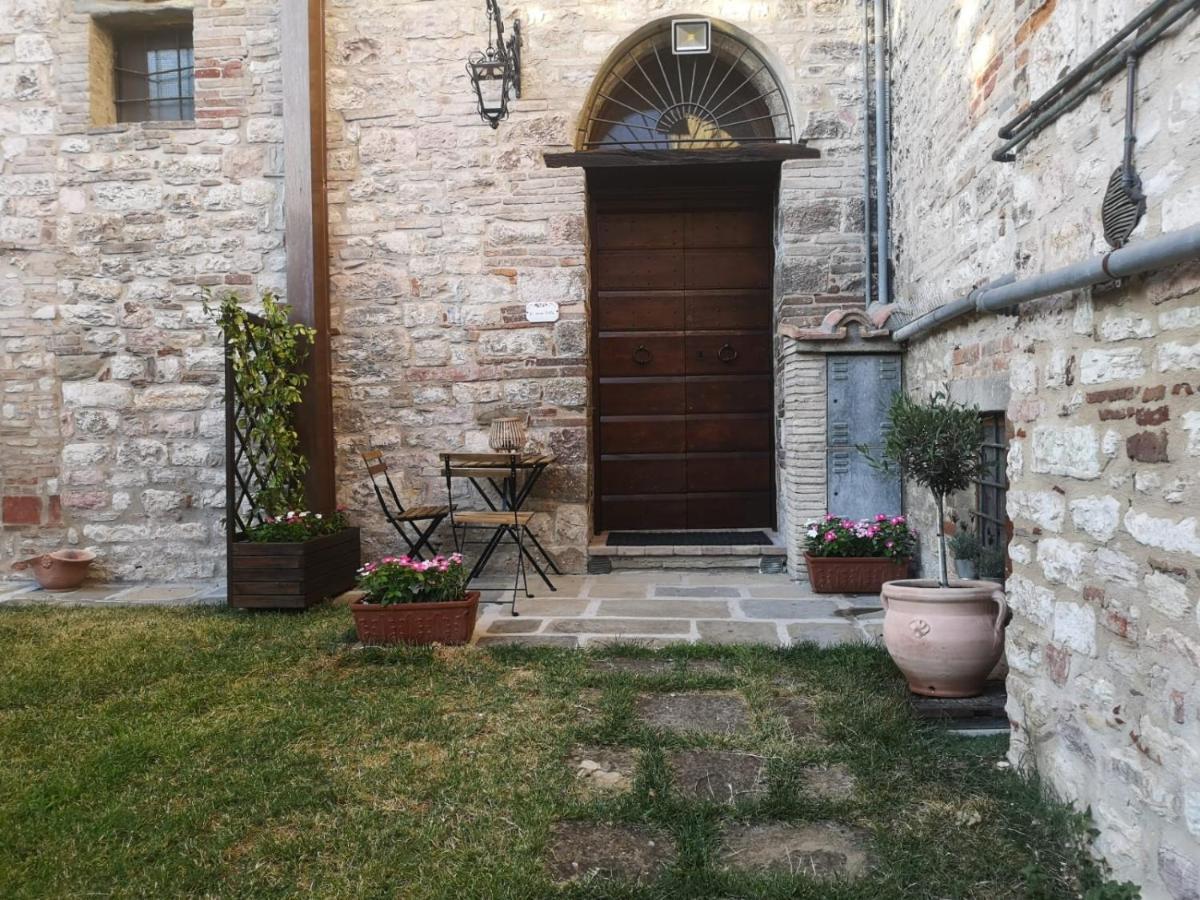 O Rosa Bella Appartamento Via Savelli Della Porta 24 Gubbio Exterior photo