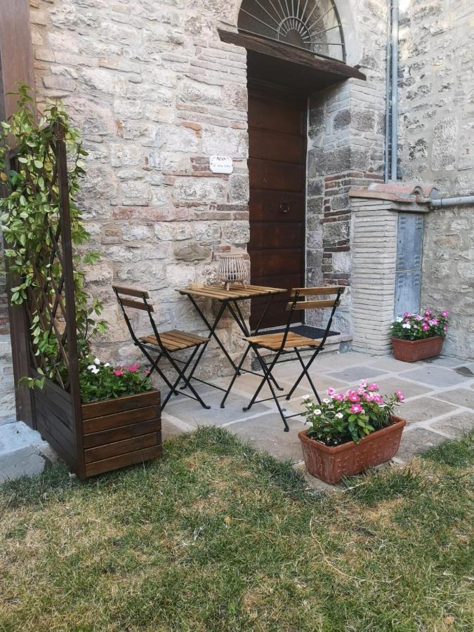 O Rosa Bella Appartamento Via Savelli Della Porta 24 Gubbio Exterior photo